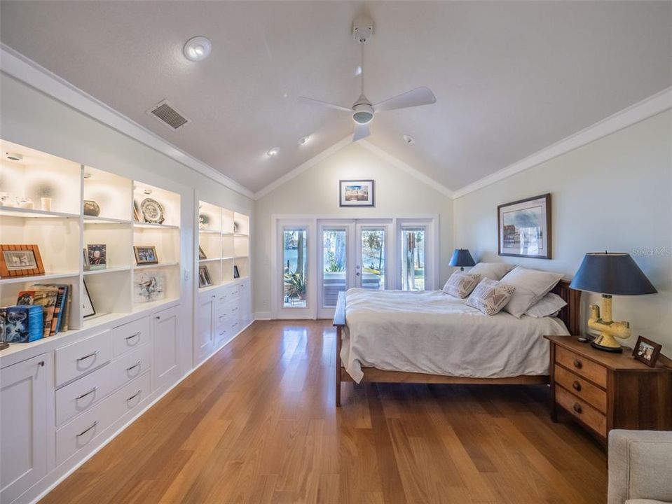 For Sale: $999,950 (4 beds, 2 baths, 3121 Square Feet)