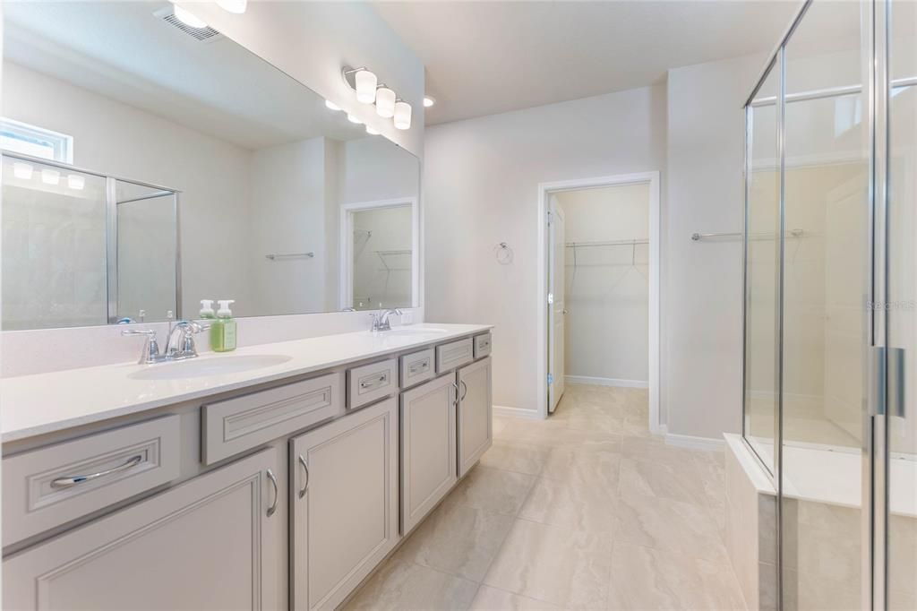 На продажу: $469,900 (3 спален, 2 ванн, 1677 Квадратных фут)