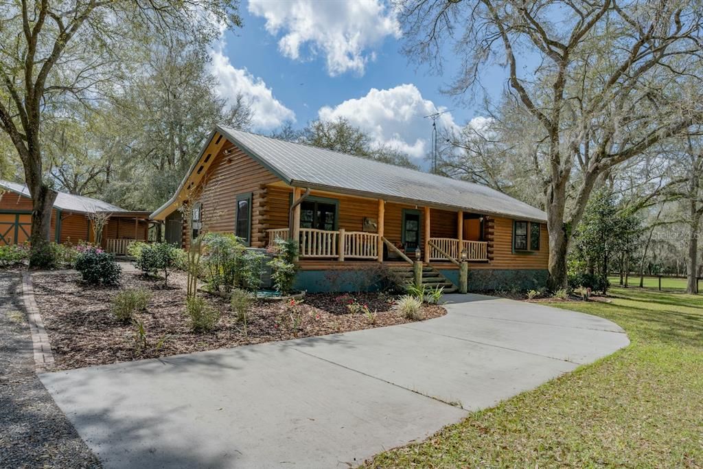 Recently Sold: $669,000 (3 beds, 2 baths, 2832 Square Feet)