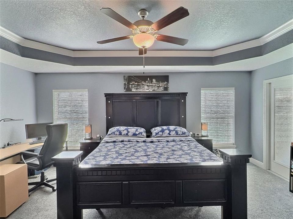 Activo con contrato: $354,900 (4 camas, 2 baños, 2162 Pies cuadrados)