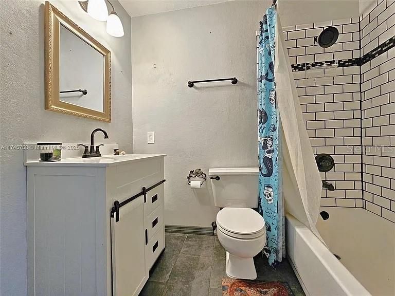 待售: $549,900 (3 贝兹, 3 浴室, 2220 平方英尺)