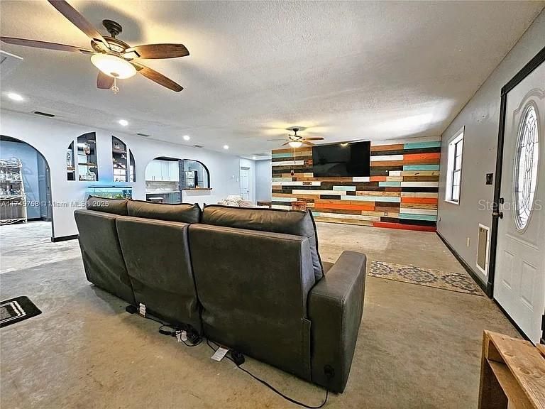 待售: $549,900 (3 贝兹, 3 浴室, 2220 平方英尺)