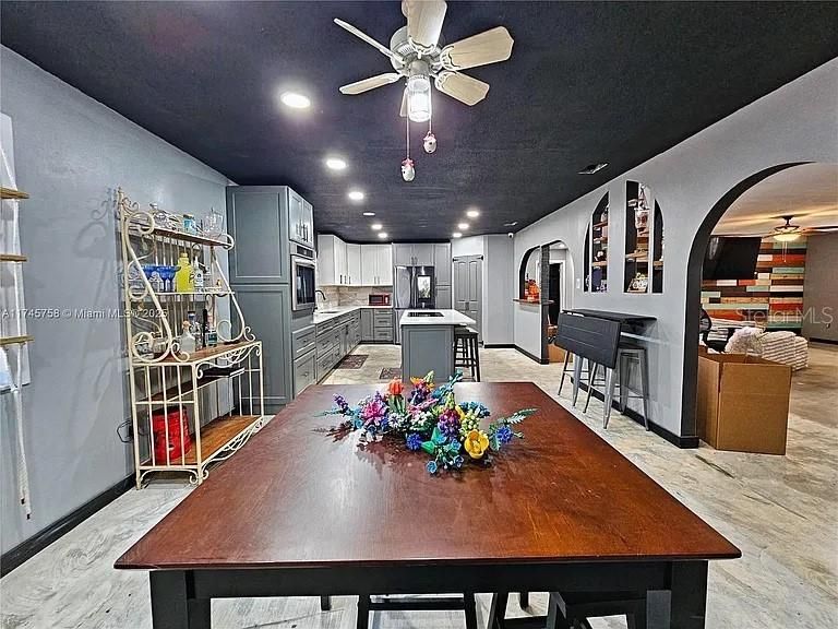 待售: $549,900 (3 贝兹, 3 浴室, 2220 平方英尺)