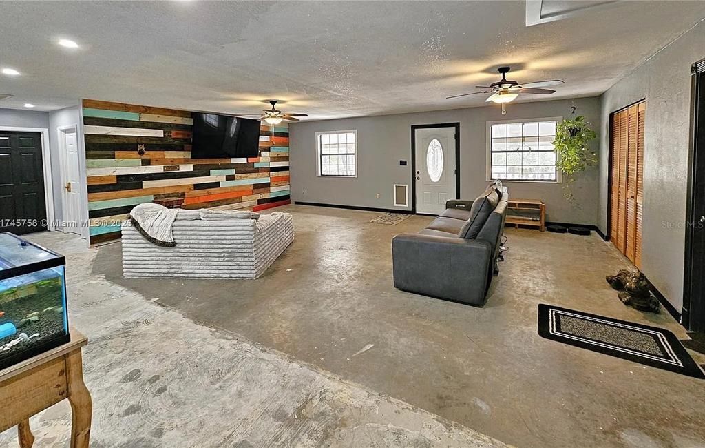 待售: $549,900 (3 贝兹, 3 浴室, 2220 平方英尺)