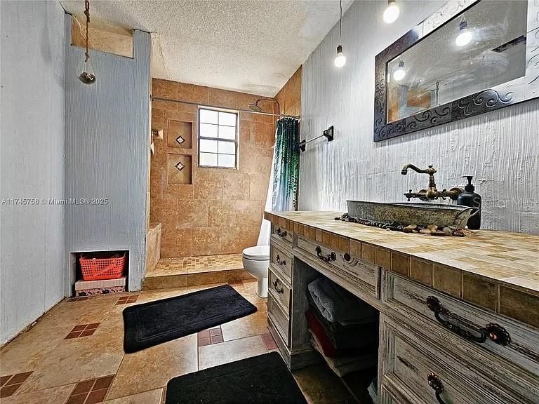 待售: $549,900 (3 贝兹, 3 浴室, 2220 平方英尺)