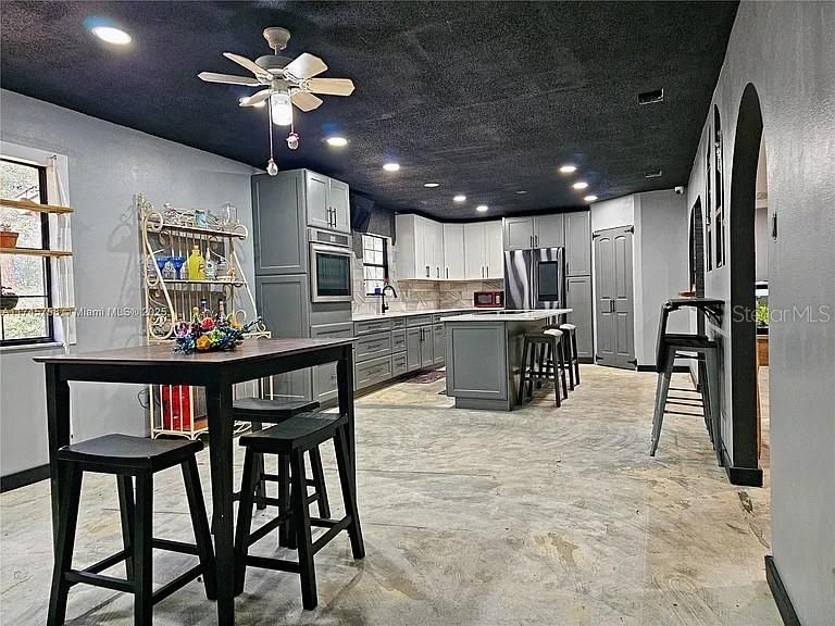 待售: $549,900 (3 贝兹, 3 浴室, 2220 平方英尺)