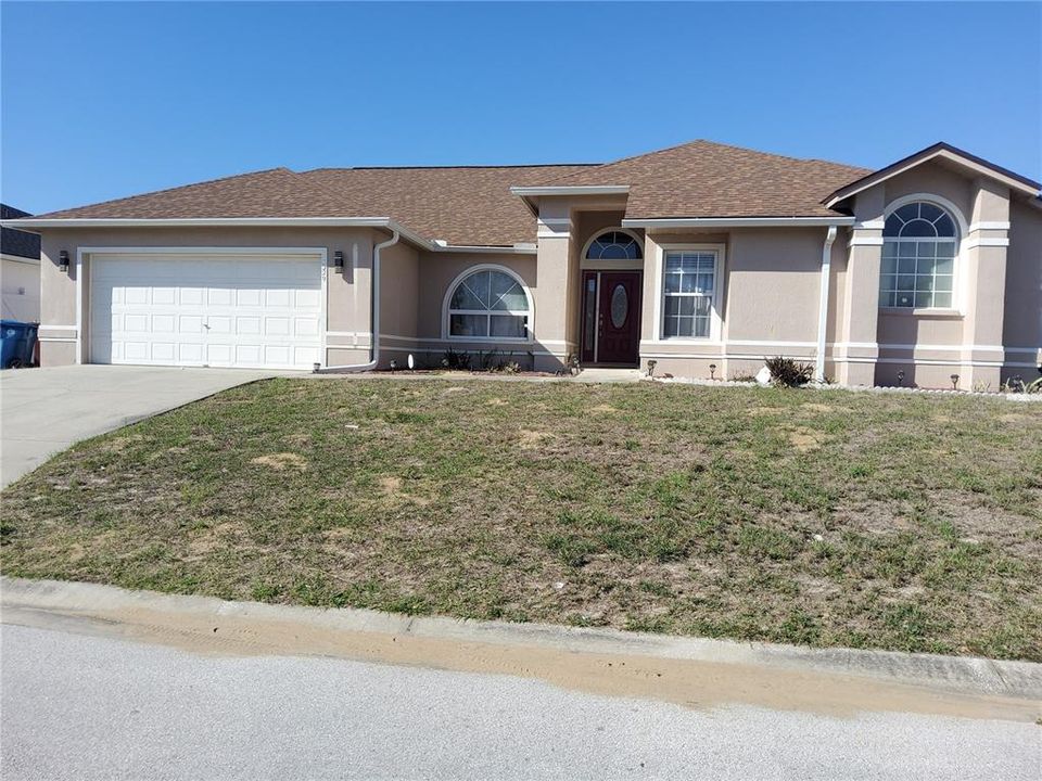 Recientemente alquilado: $2,200 (4 camas, 2 baños, 2113 Pies cuadrados)