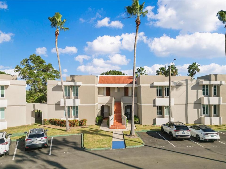 For Sale: $385,000 (3 beds, 2 baths, 1800 Square Feet)