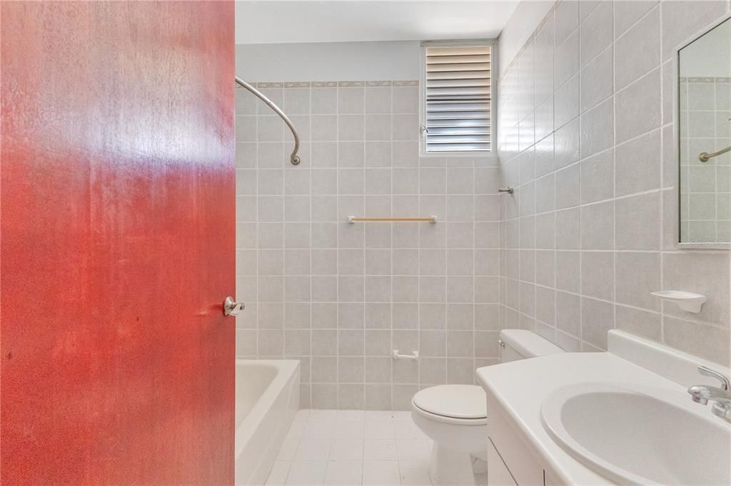 For Sale: $385,000 (3 beds, 2 baths, 1800 Square Feet)