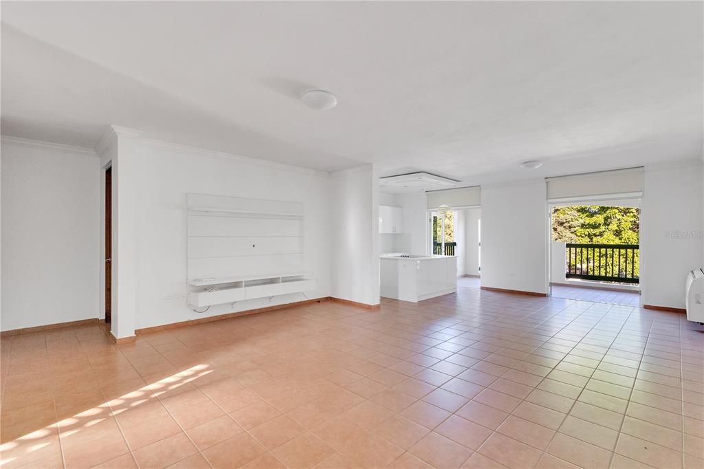 For Sale: $385,000 (3 beds, 2 baths, 1800 Square Feet)