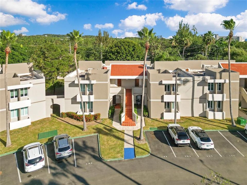 For Sale: $385,000 (3 beds, 2 baths, 1800 Square Feet)