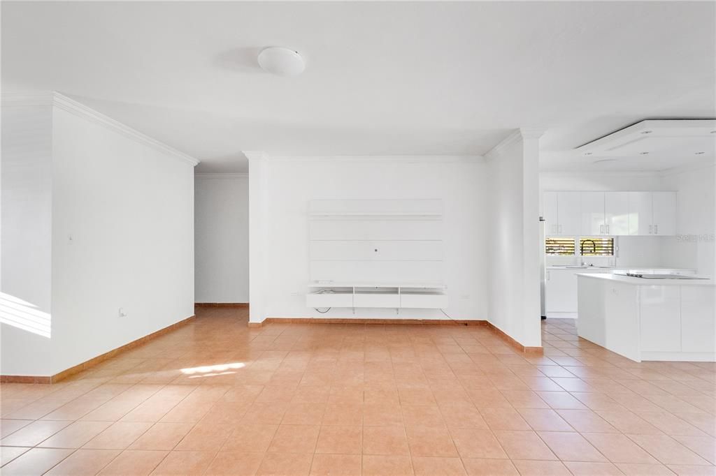 For Sale: $385,000 (3 beds, 2 baths, 1800 Square Feet)