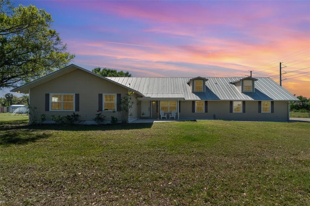 Vendido Recientemente: $499,500 (4 camas, 2 baños, 2312 Pies cuadrados)