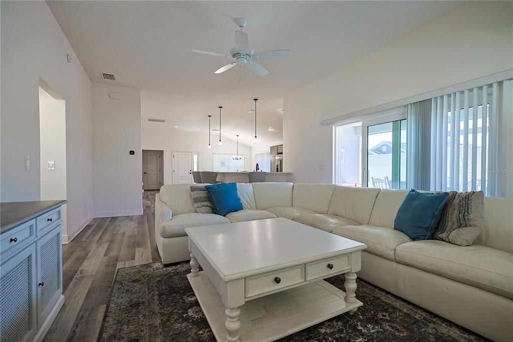 待售: $424,500 (3 贝兹, 2 浴室, 1705 平方英尺)