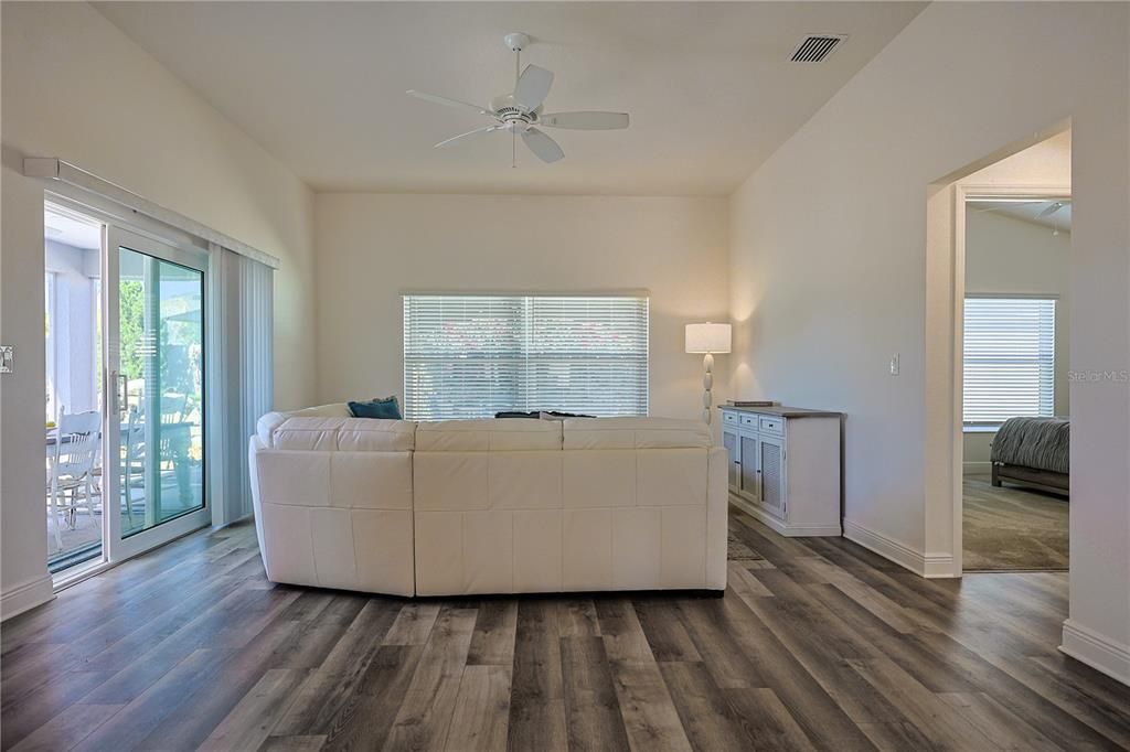 待售: $424,500 (3 贝兹, 2 浴室, 1705 平方英尺)