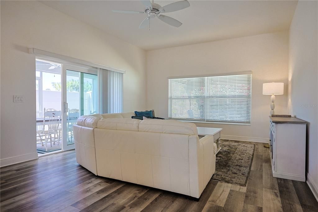 待售: $424,500 (3 贝兹, 2 浴室, 1705 平方英尺)