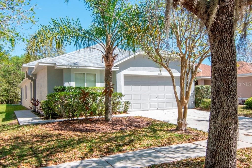 Recently Sold: $350,000 (4 beds, 2 baths, 1835 Square Feet)