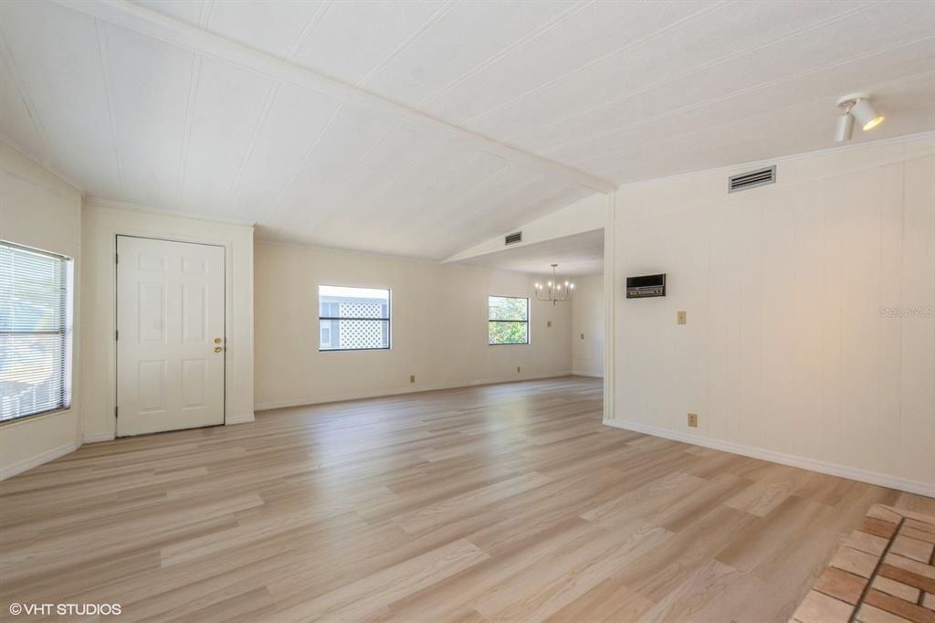 待售: $225,900 (2 贝兹, 2 浴室, 1286 平方英尺)