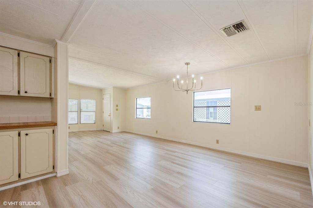 待售: $225,900 (2 贝兹, 2 浴室, 1286 平方英尺)