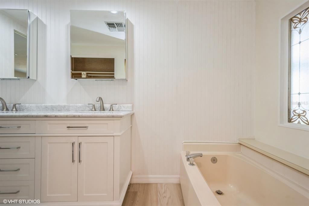 待售: $225,900 (2 贝兹, 2 浴室, 1286 平方英尺)