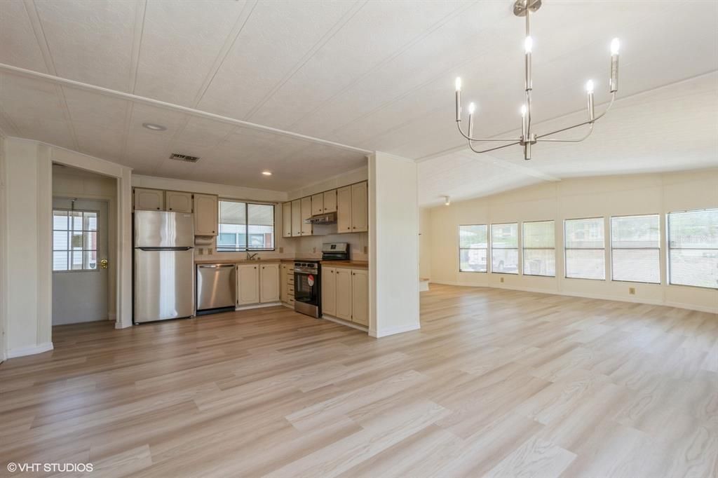 待售: $225,900 (2 贝兹, 2 浴室, 1286 平方英尺)