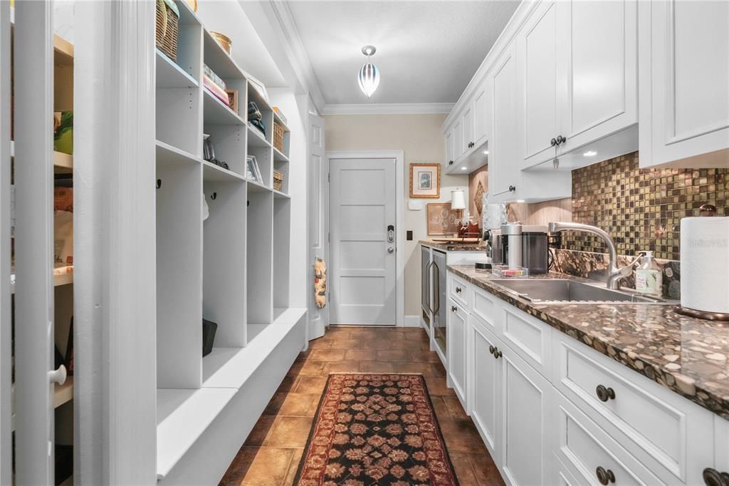 На продажу: $3,400,000 (5 спален, 5 ванн, 7014 Квадратных фут)