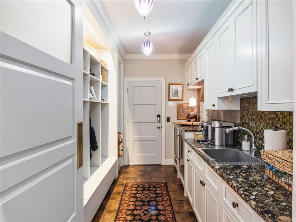 На продажу: $3,400,000 (5 спален, 5 ванн, 7014 Квадратных фут)