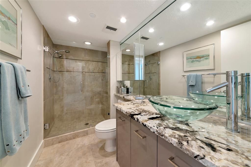 出租: $6,000 (2 贝兹, 2 浴室, 1528 平方英尺)