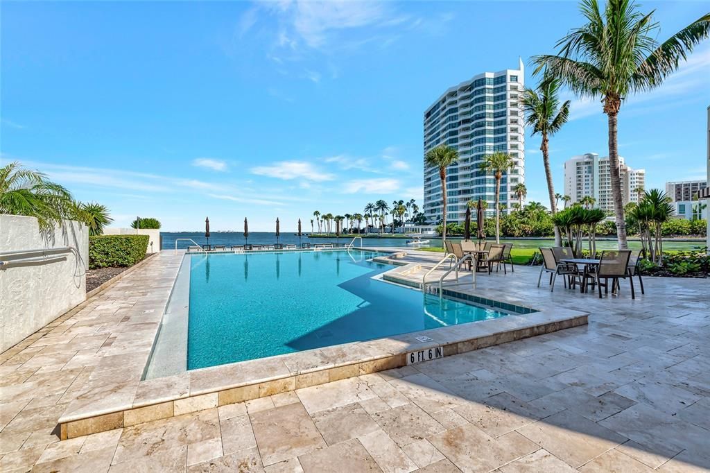 出租: $6,000 (2 贝兹, 2 浴室, 1528 平方英尺)