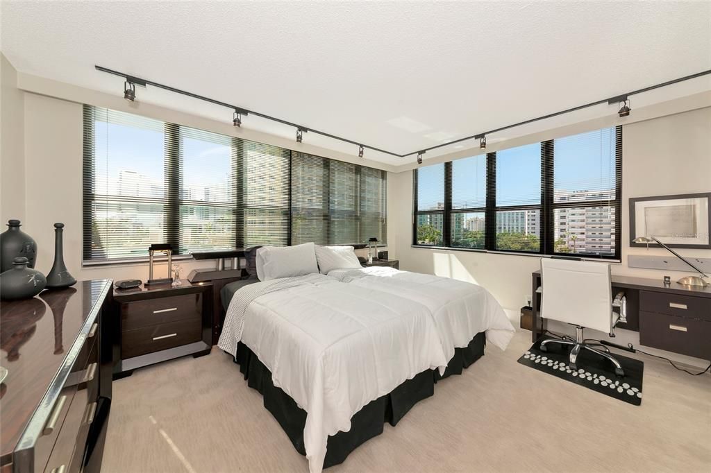 出租: $6,000 (2 贝兹, 2 浴室, 1528 平方英尺)