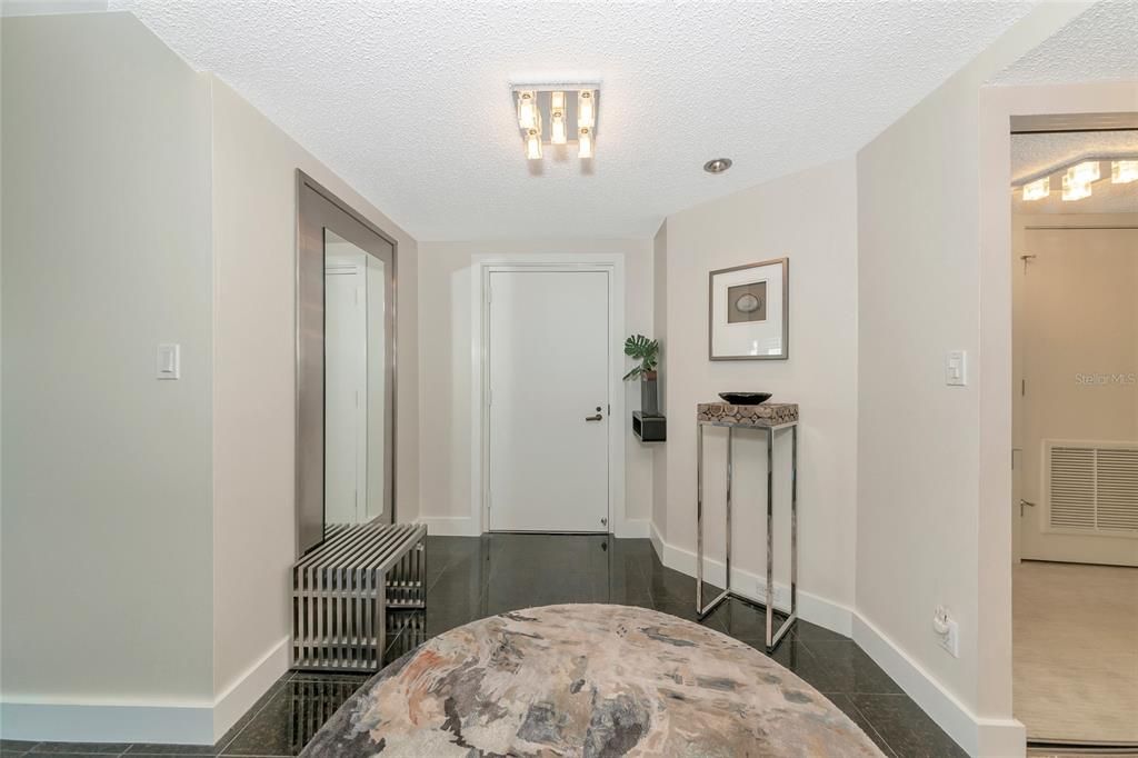 出租: $6,000 (2 贝兹, 2 浴室, 1528 平方英尺)