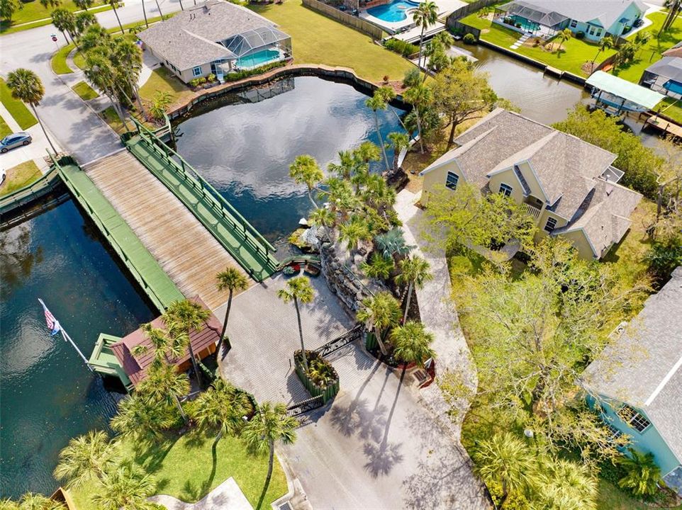 Active With Contract: $750,000 (4 beds, 2 baths, 2504 Square Feet)