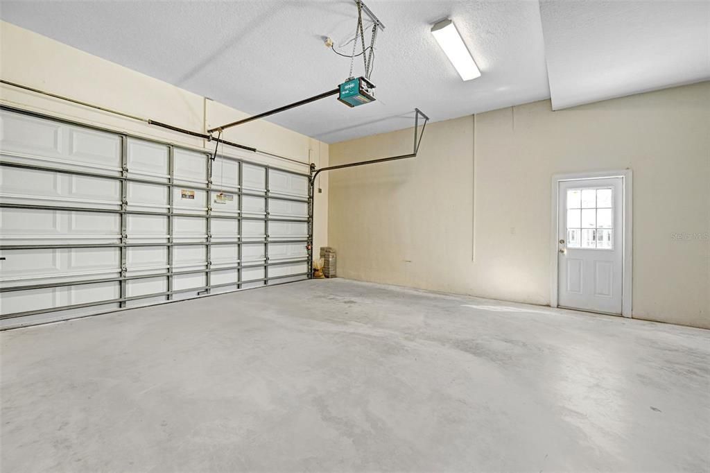 Active With Contract: $750,000 (4 beds, 2 baths, 2504 Square Feet)