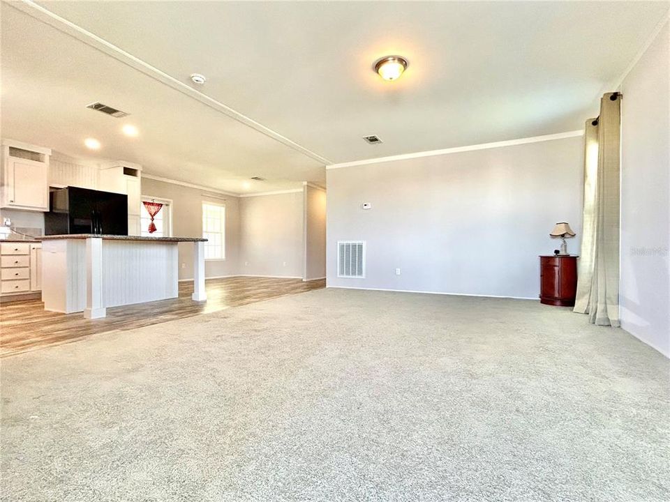 На продажу: $189,900 (2 спален, 2 ванн, 1188 Квадратных фут)