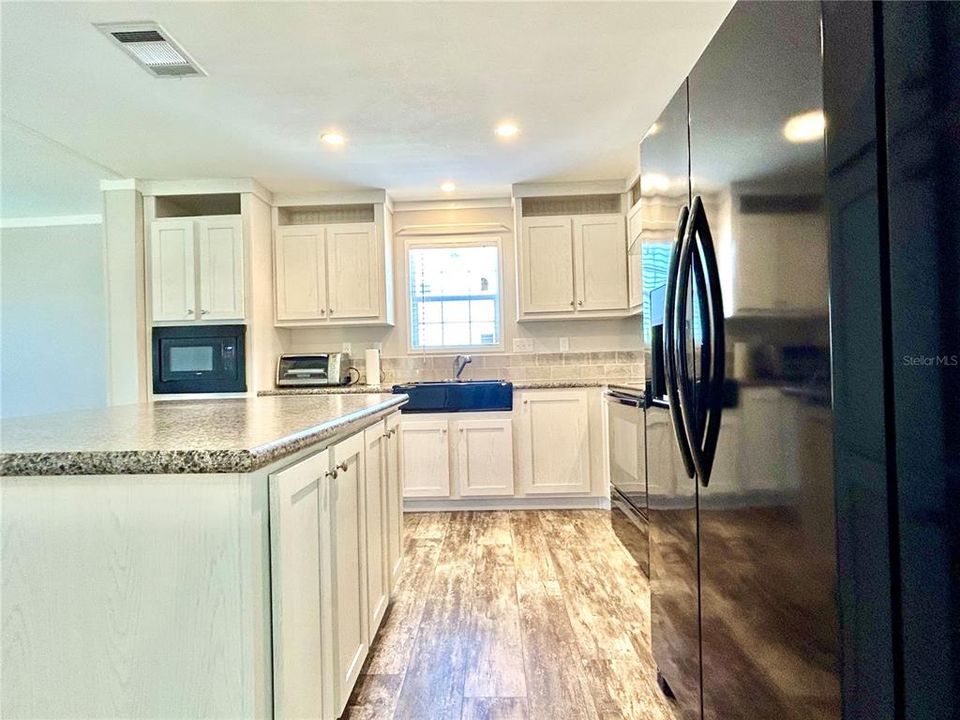 На продажу: $189,900 (2 спален, 2 ванн, 1188 Квадратных фут)