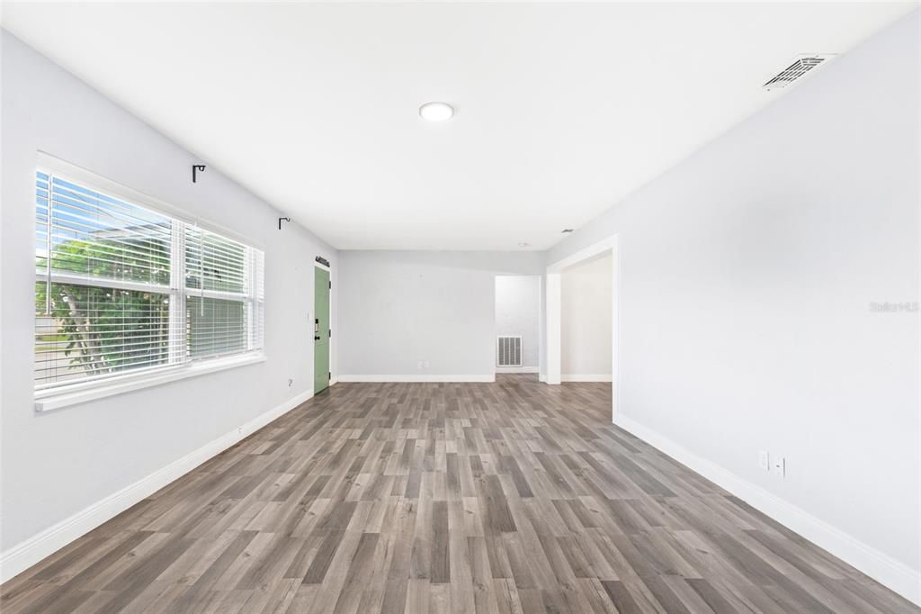 待售: $355,000 (3 贝兹, 2 浴室, 1568 平方英尺)