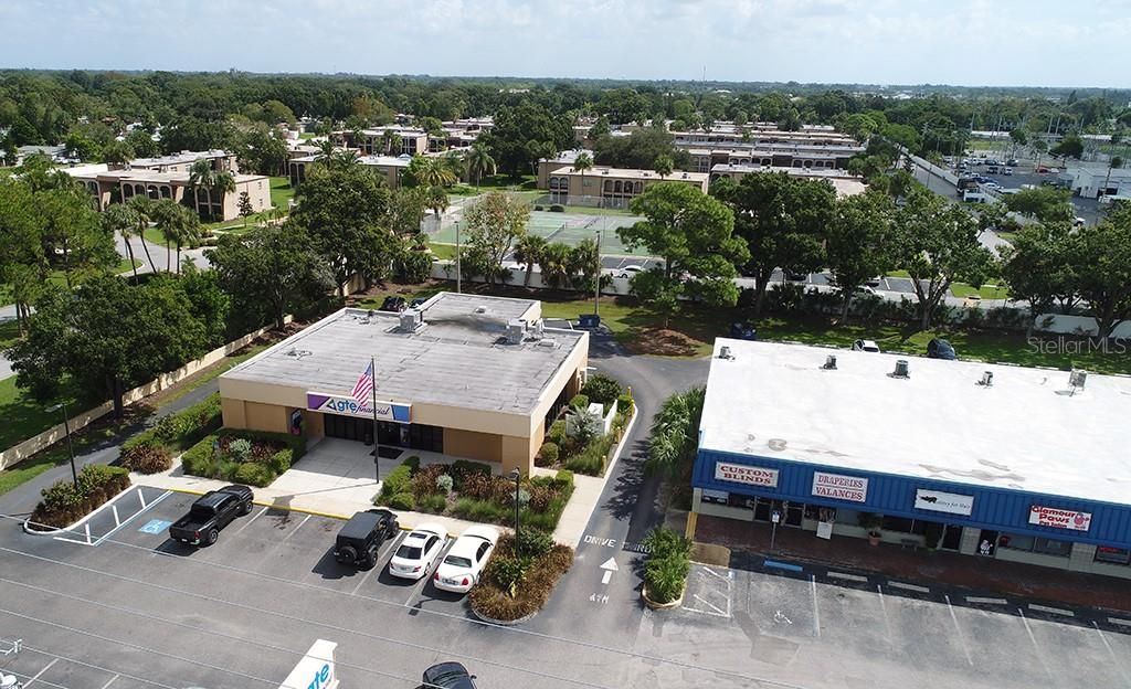 合同活跃: $149,000 (2 贝兹, 2 浴室, 956 平方英尺)