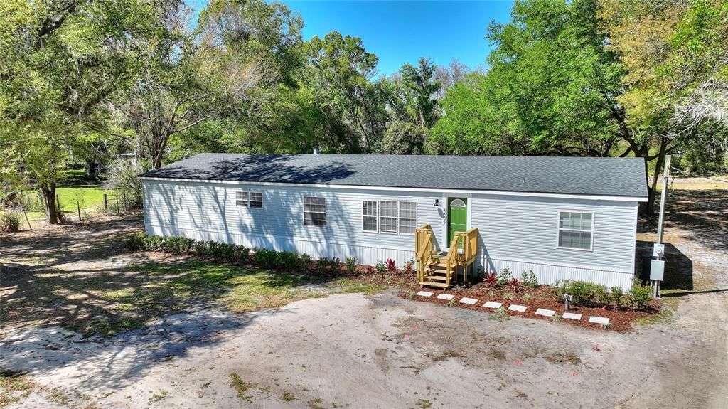 Recently Sold: $360,000 (4 beds, 3 baths, 2387 Square Feet)
