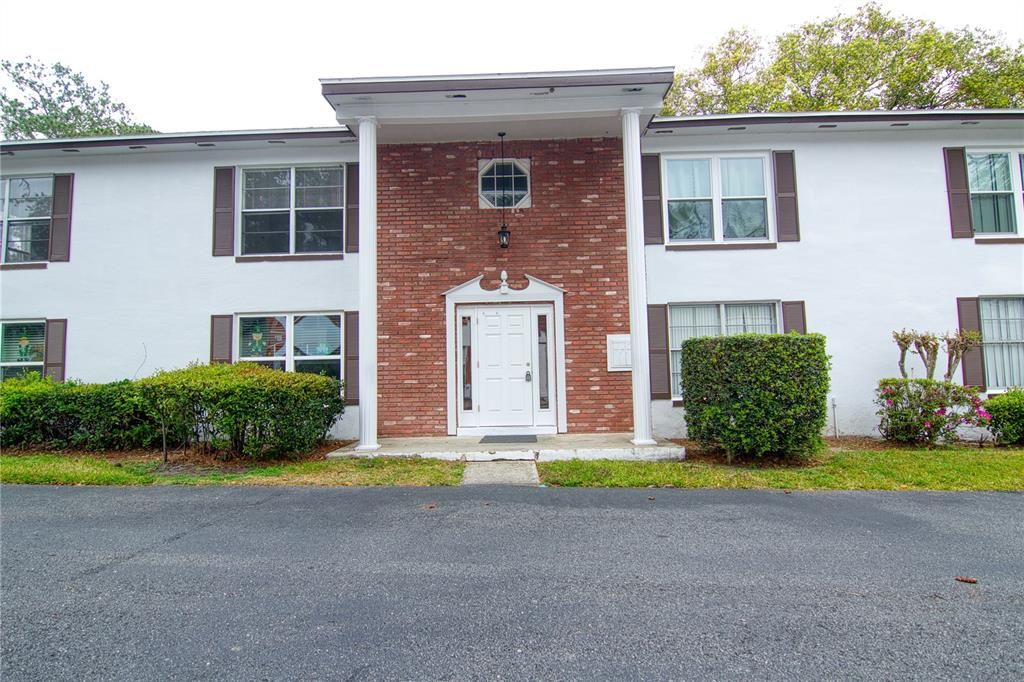 Recently Rented: $1,200 (2 beds, 1 baths, 891 Square Feet)