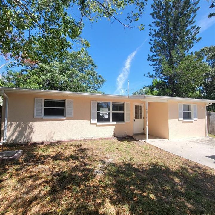 For Rent: $1,950 (3 beds, 1 baths, 781 Square Feet)