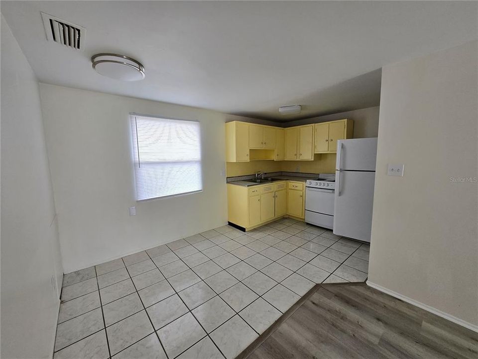 For Rent: $1,950 (3 beds, 1 baths, 781 Square Feet)