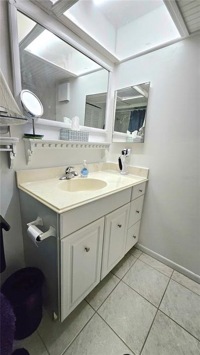 Active With Contract: $101,000 (2 beds, 1 baths, 795 Square Feet)