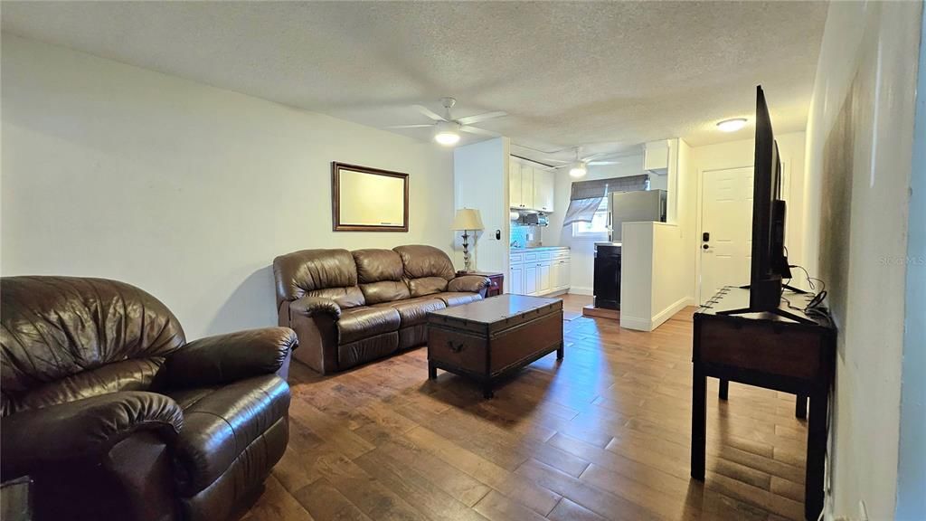 Active With Contract: $101,000 (2 beds, 1 baths, 795 Square Feet)