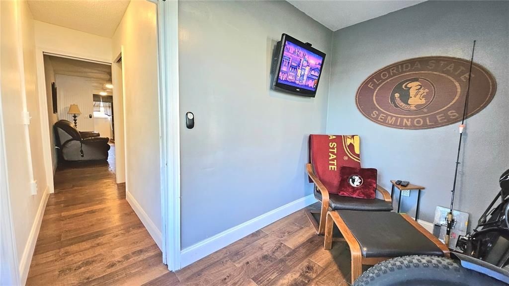 Active With Contract: $101,000 (2 beds, 1 baths, 795 Square Feet)