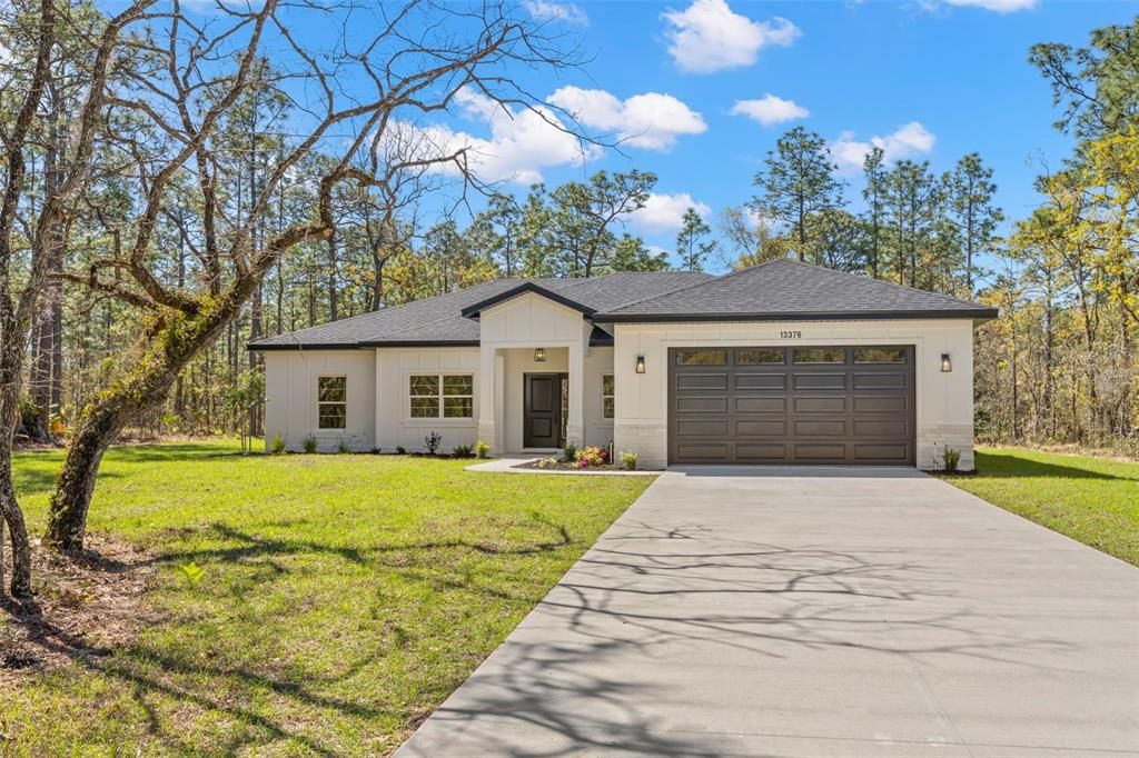 Recently Sold: $425,000 (3 beds, 2 baths, 1902 Square Feet)