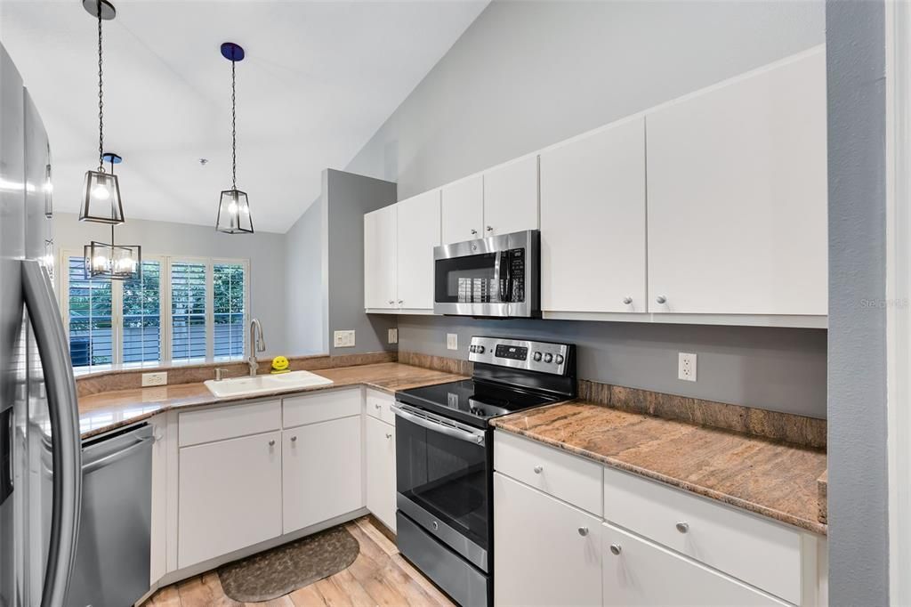 For Rent: $2,175 (3 beds, 2 baths, 1336 Square Feet)