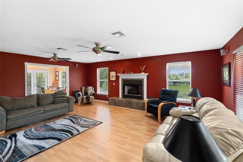 На продажу: $1,195,000 (3 спален, 3 ванн, 2886 Квадратных фут)