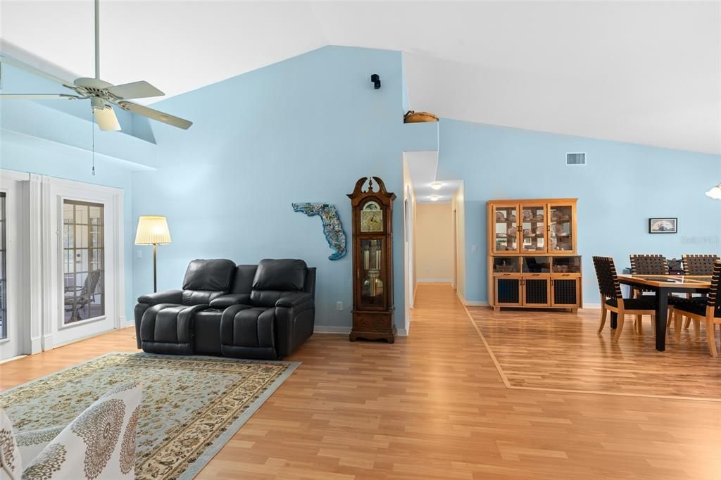 На продажу: $1,195,000 (3 спален, 3 ванн, 2886 Квадратных фут)