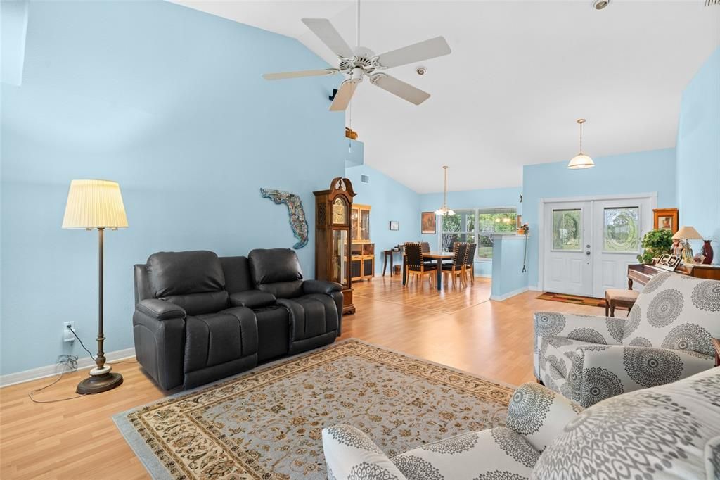 На продажу: $1,195,000 (3 спален, 3 ванн, 2886 Квадратных фут)