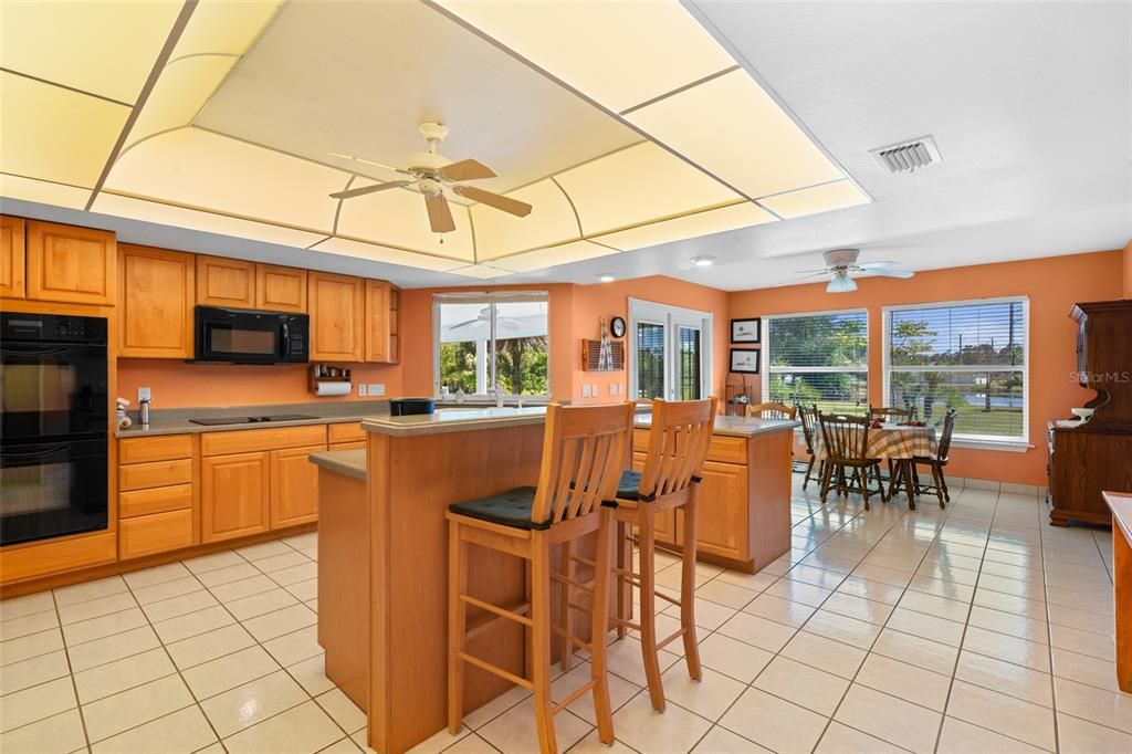 На продажу: $1,195,000 (3 спален, 3 ванн, 2886 Квадратных фут)